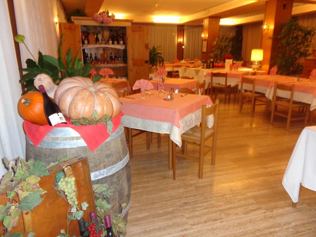 Albergo Ristorante Cima I Pra' Ponte nellʼAlpi المظهر الخارجي الصورة